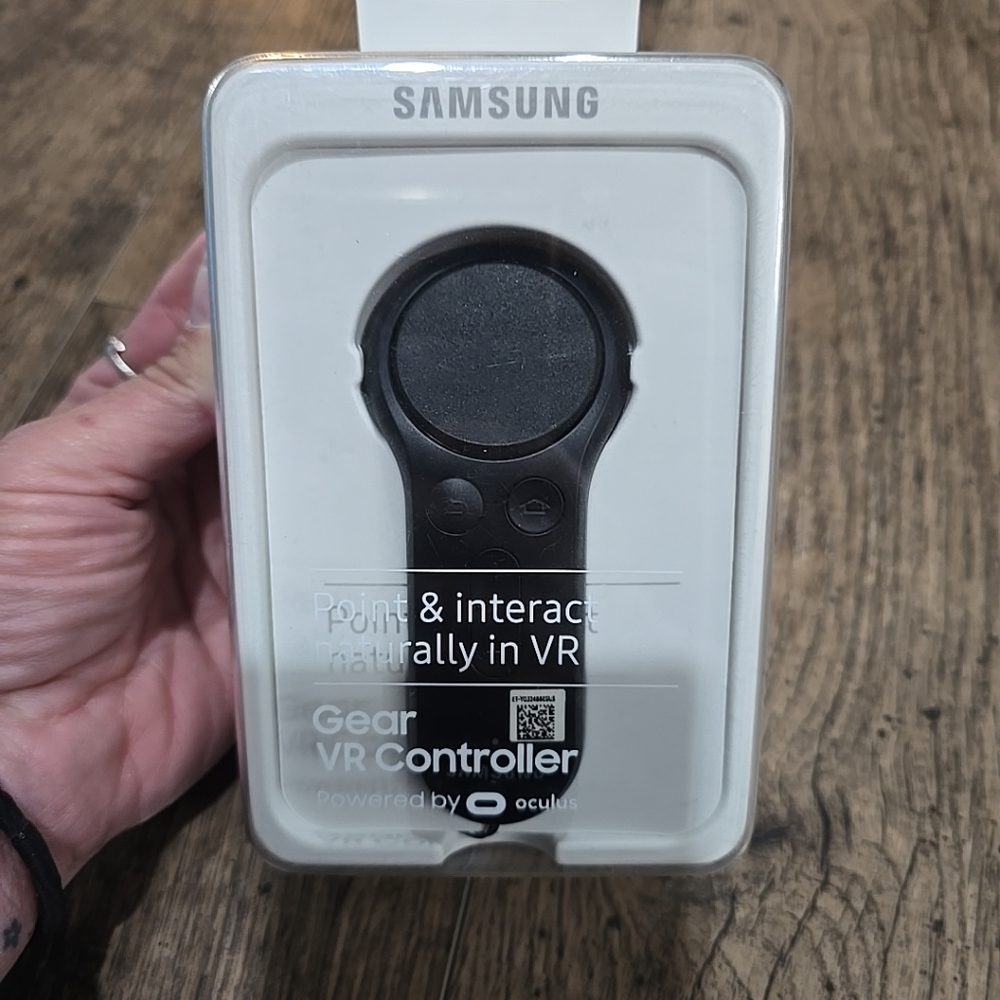 Samsung Gear Virtual reality VR remote